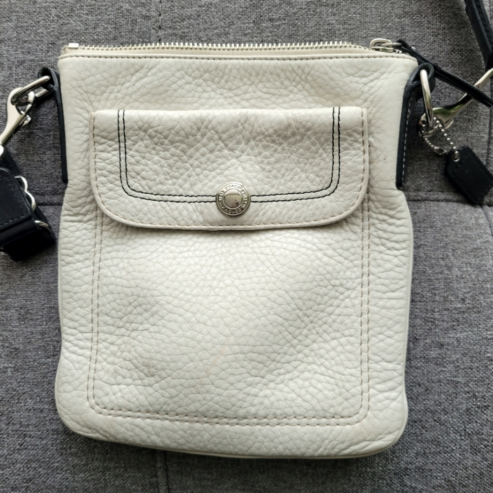 Small Leather Coach Cross body bag